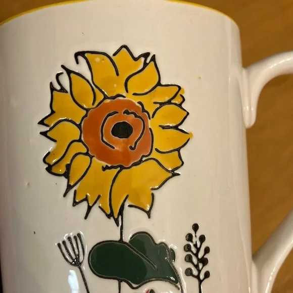 Tag Sunflower Vintage Embossed Mug - Picture 5 of 6